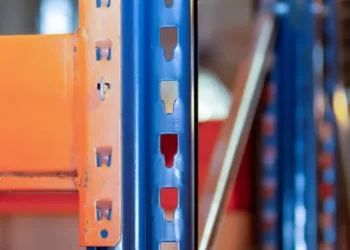 Relokacja regałów magazynowych – kluczowe zasady